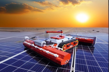 Güneş Paneli Temizliğinde İnsan Gücüyle Temizlik ile Robotik Temizlik Karşılaştırması